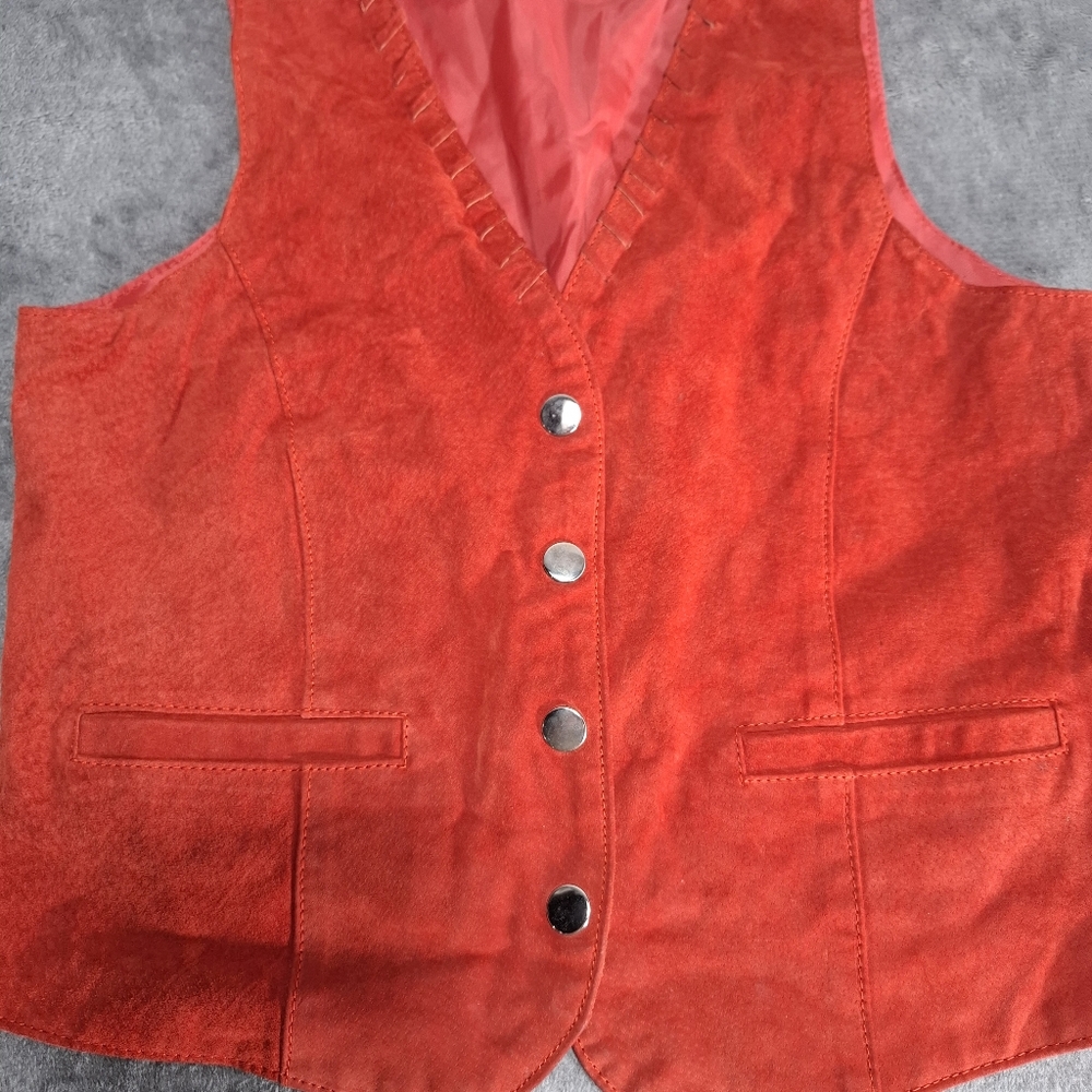 Vintage Red Suede Vest Kids with Snap Button Closure Rancher Western Rodeo - Picture 5 of 7